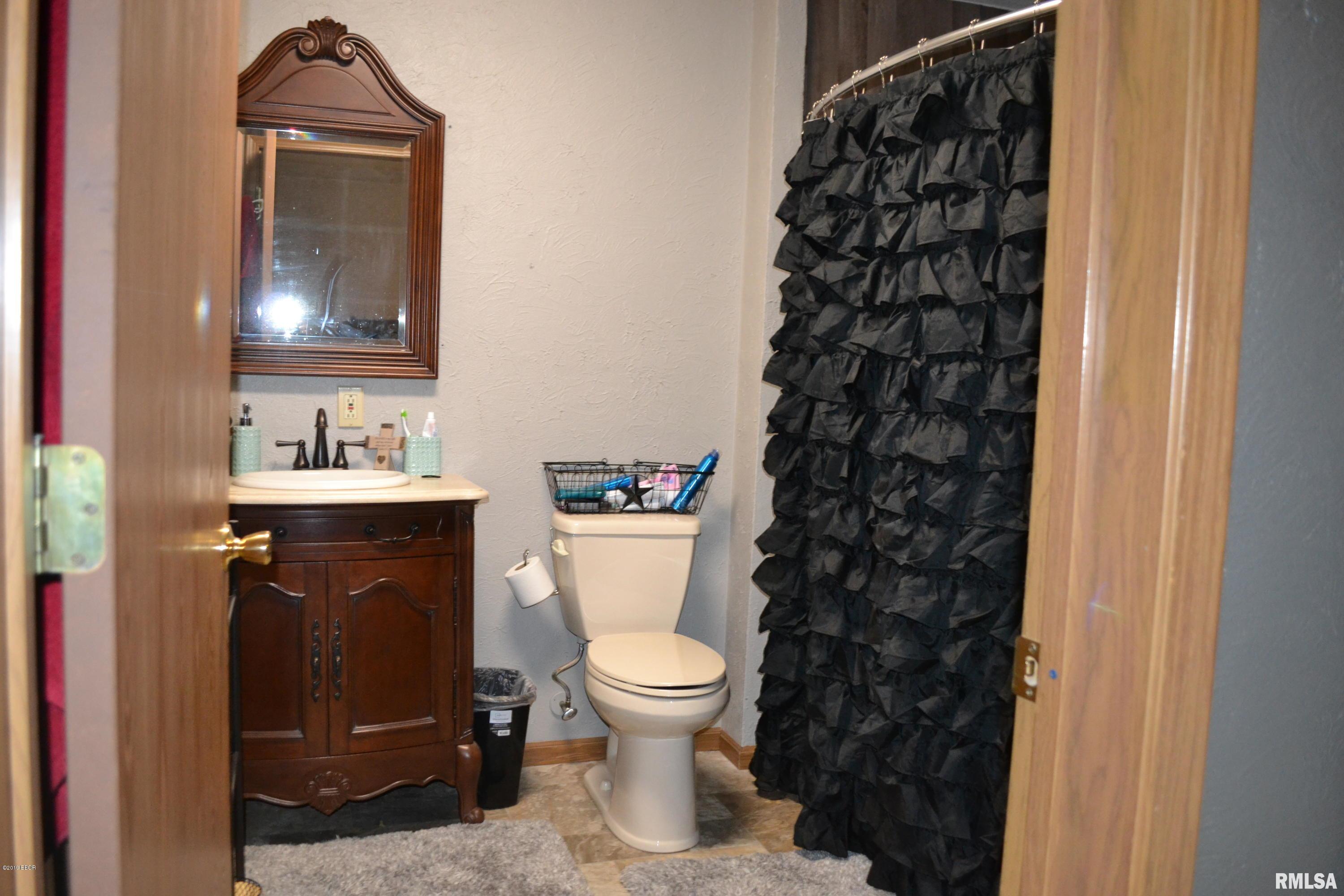1711 Ullman Road Centralia, IL 62801 - Photo 11 of 17