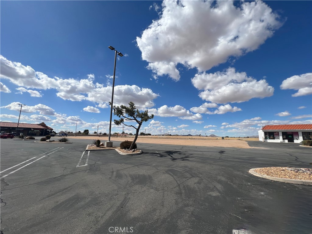 21650 Bear Valley Road Apple Valley, CA 92308 - Photo 4 of 19