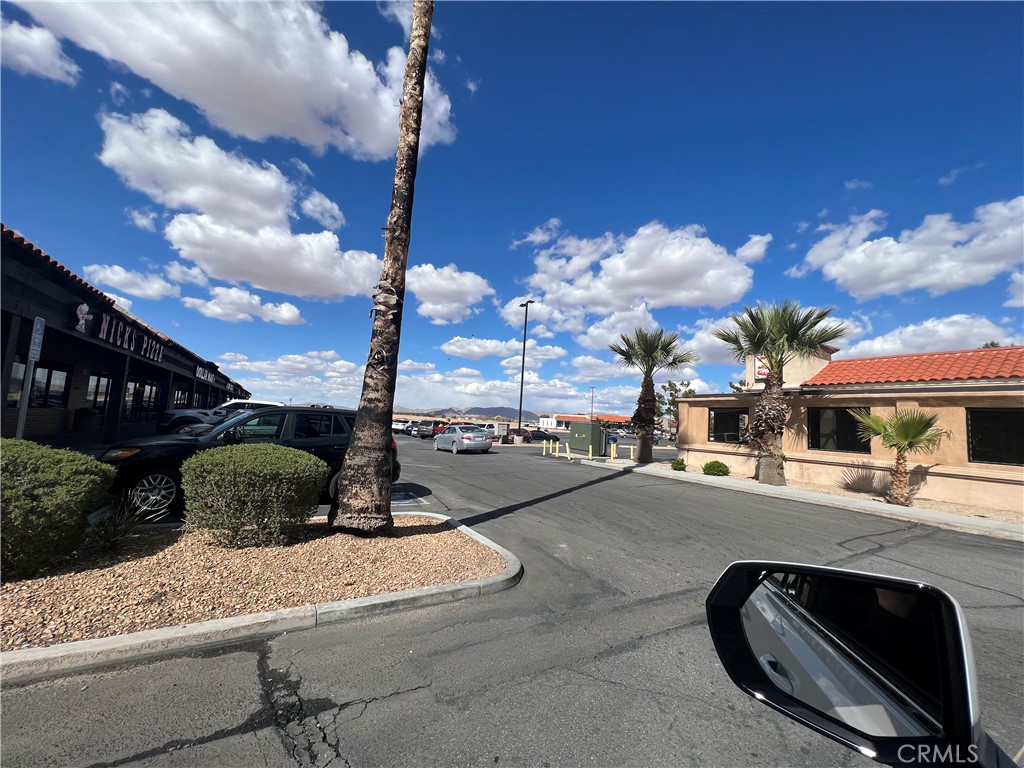 21650 Bear Valley Road Apple Valley, CA 92308 - Photo 5 of 19