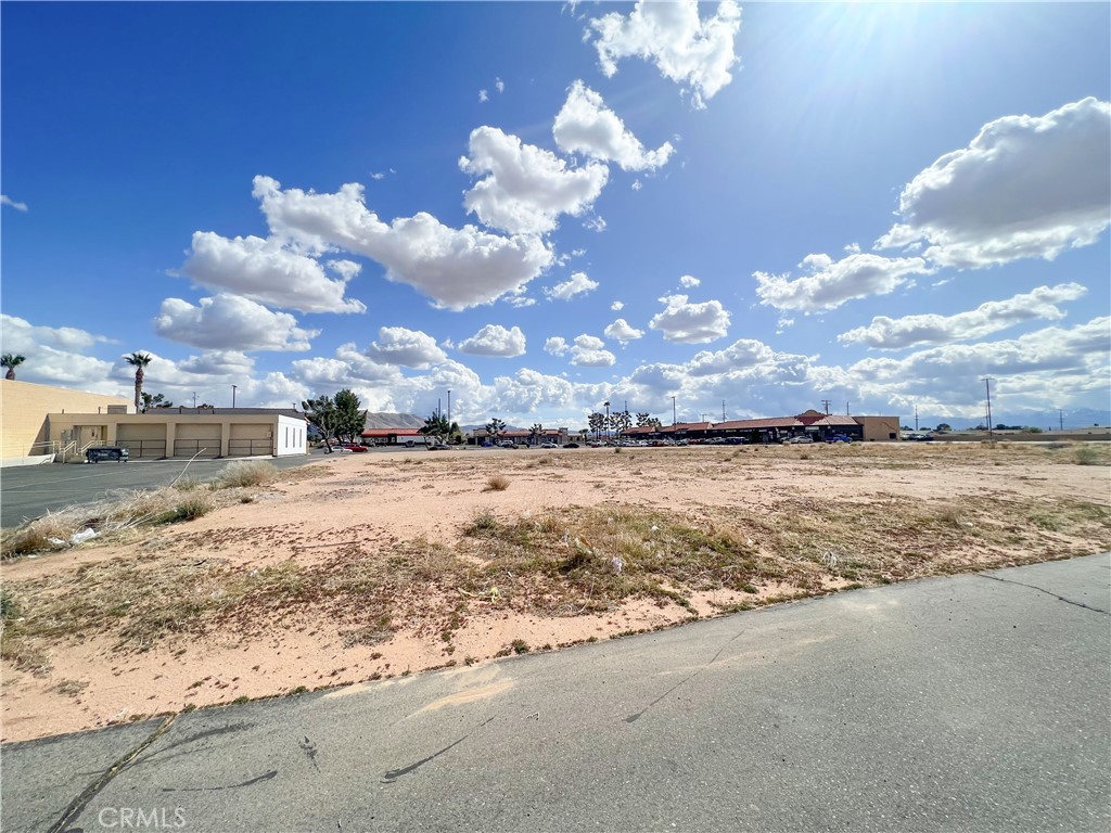 21650 Bear Valley Road Apple Valley, CA 92308 - Photo 8 of 19