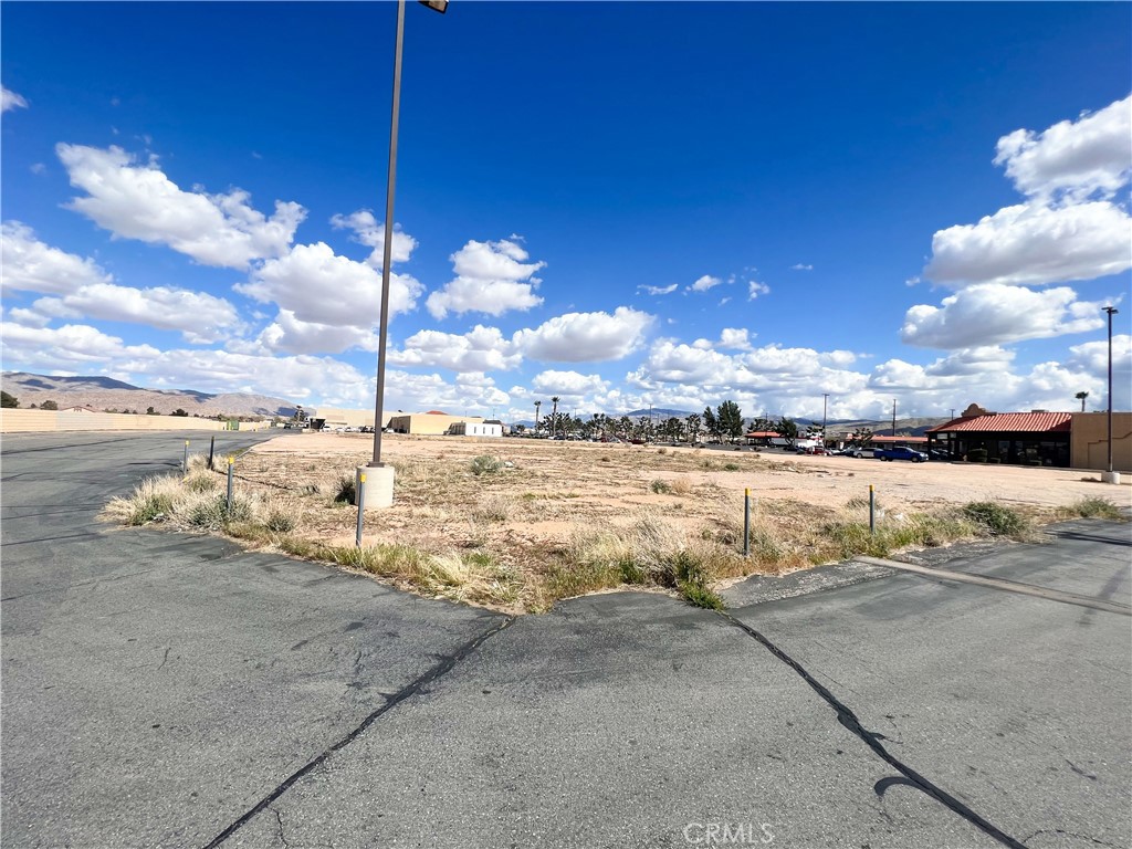 21650 Bear Valley Road Apple Valley, CA 92308 - Photo 9 of 19