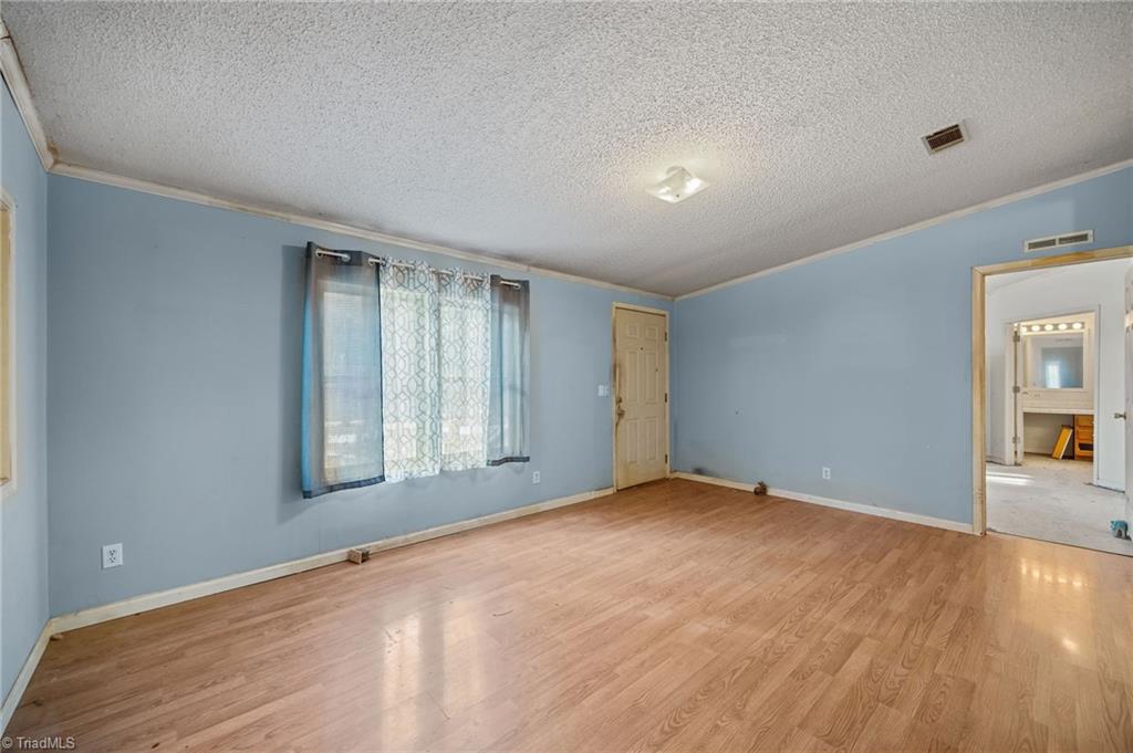 4617 Sams Road Mebane, NC 27302 - Photo 4 of 34