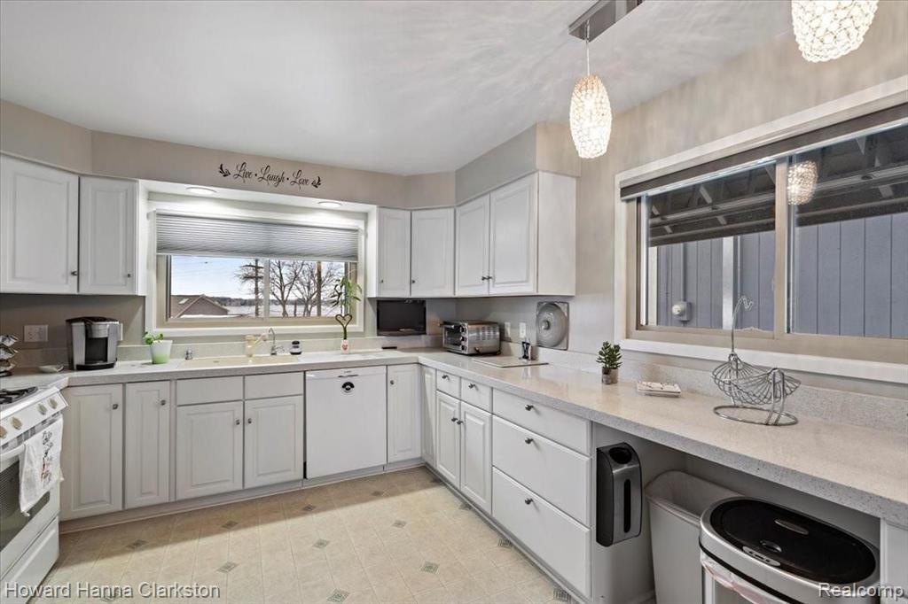 2724 Silverside Road Waterford, MI 48328 - Photo 21 of 47 Gallery Image 21
