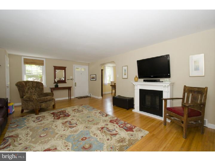 2520 Prescott Road Havertown, PA 19083 - Photo 4 of 24