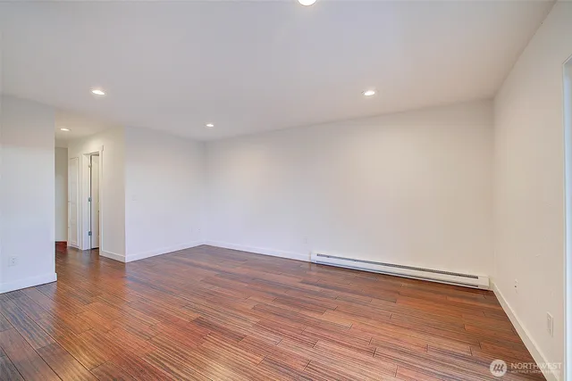 $2,250 | 12429 Northeast 130th Court, Unit G201, Kirkland, WA 98034