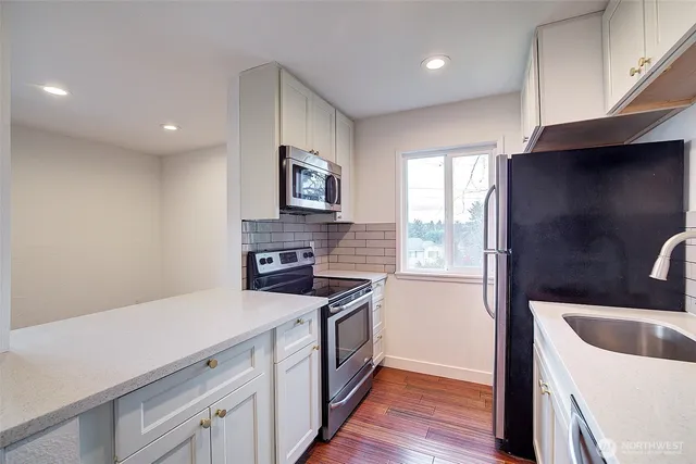 $2,250 | 12429 Northeast 130th Court, Unit G201, Kirkland, WA 98034