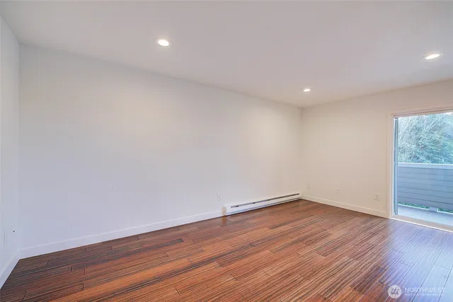 $2,250 | 12429 Northeast 130th Court, Unit G201, Kirkland, WA 98034