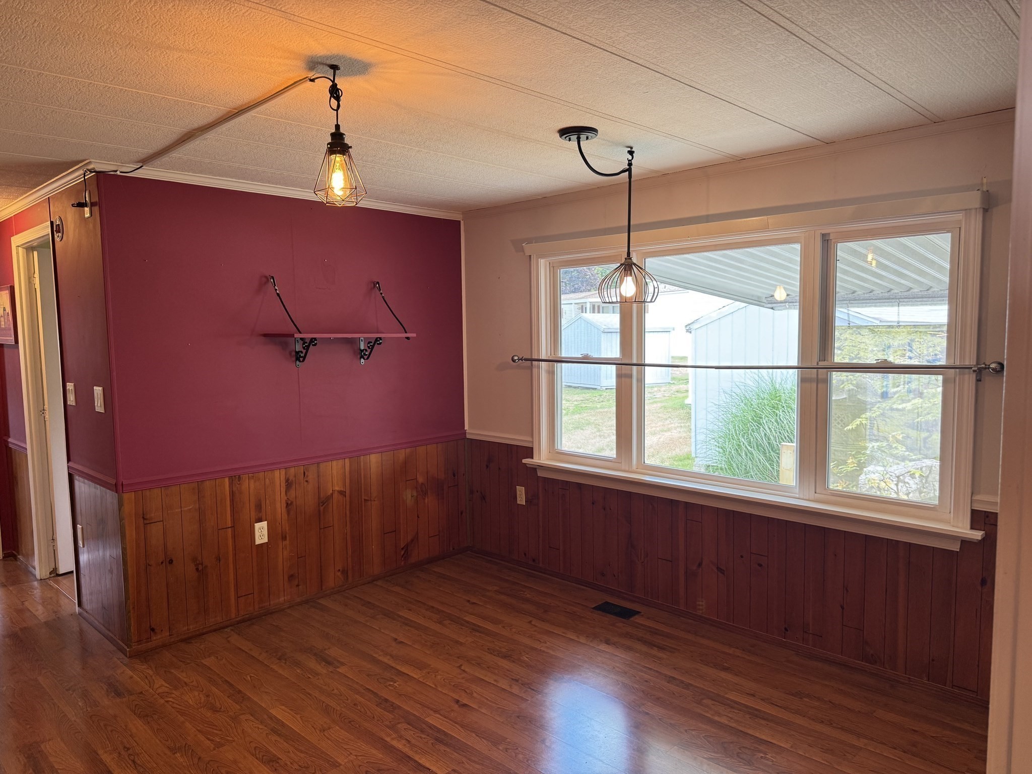 7 Minute Man Road Taunton, MA 02780 - Photo 10 of 39 Gallery Image 10
