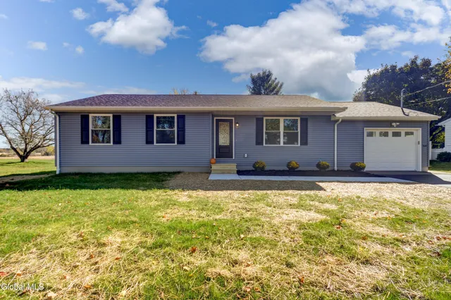 $329,000 | 264 County Highway, Gloversville, NY 12078