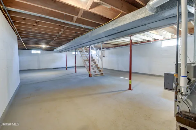 $329,000 | 264 County Highway, Gloversville, NY 12078