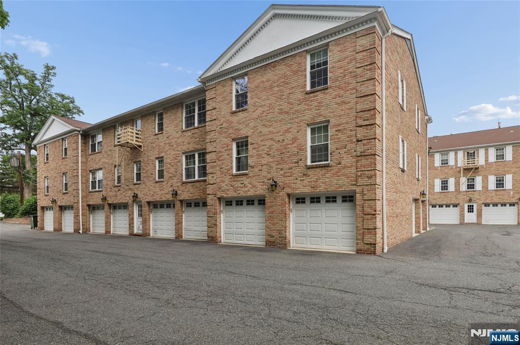 364 West Ridgewood Avenue, Unit 3 Ridgewood, NJ 07450 - Photo 29 of 29