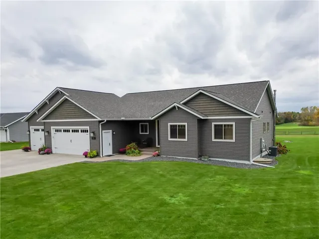 $649,900 | 10012 162nd Street, Chippewa Falls, WI 54729