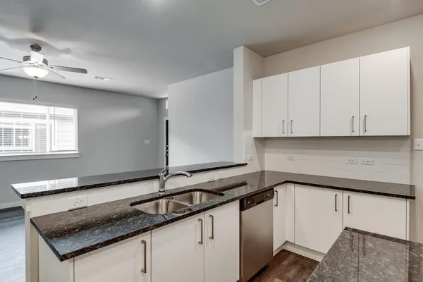 $1,950 | 748 Wheatfield Drive, Venus, TX 76084