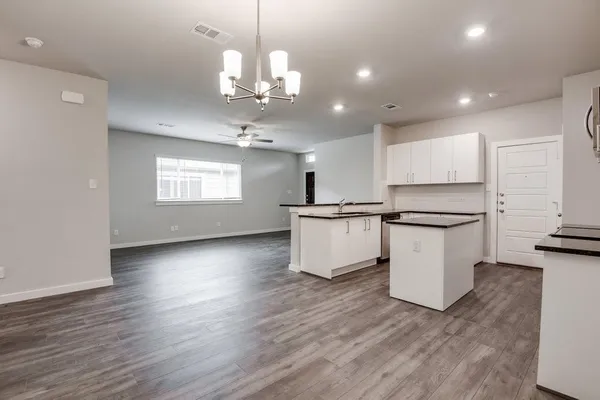 $1,950 | 748 Wheatfield Drive, Venus, TX 76084