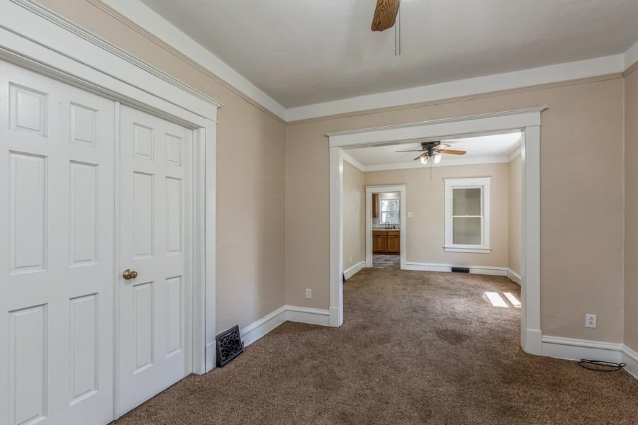 820 Center Point Road Northeast Cedar Rapids, IA 52402 - Photo 6 of 29 Gallery Image 6