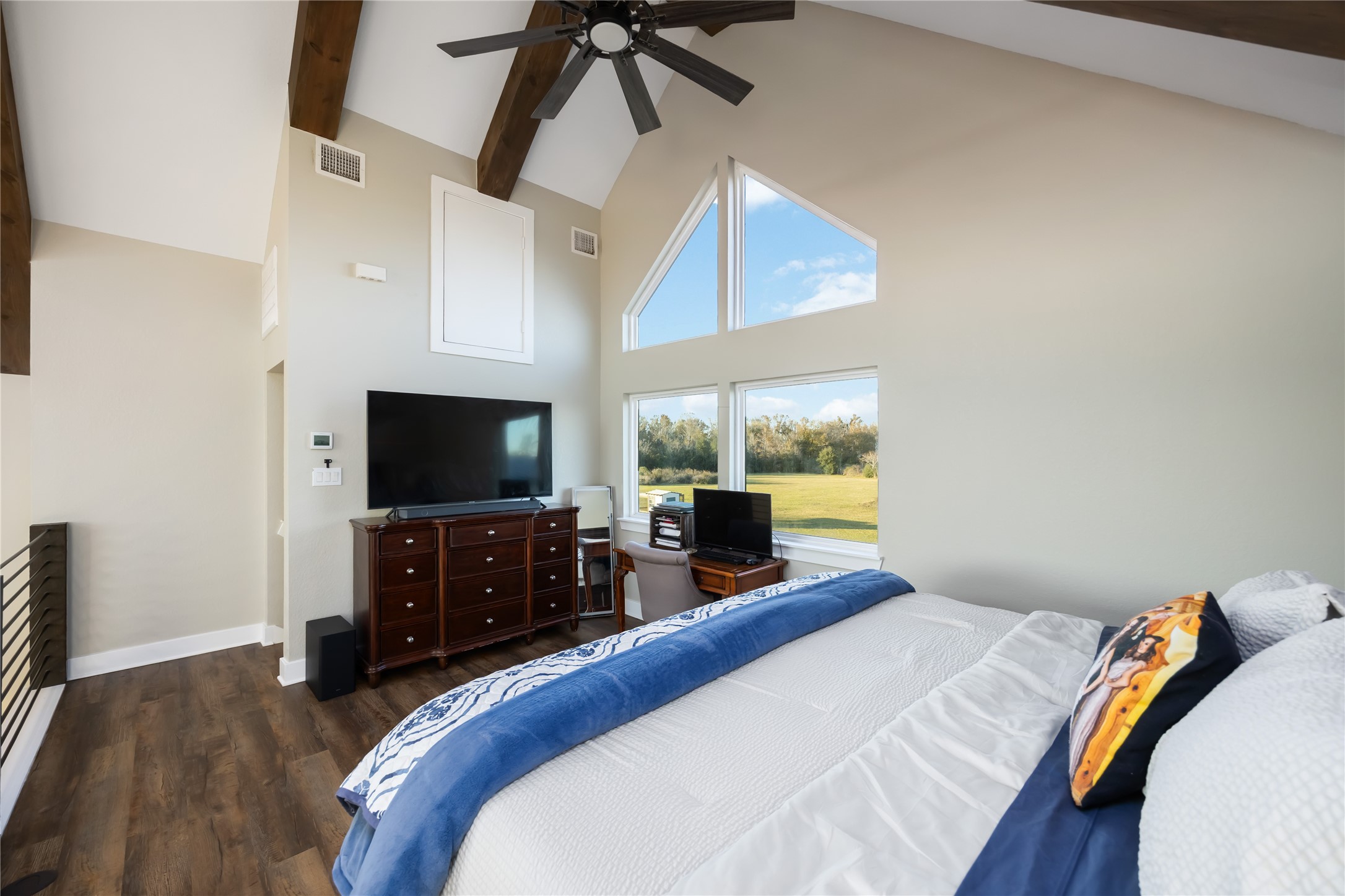 330 Ridge Road Manvel, TX 77578 - Photo 24 of 37 There is plenty of space for your furniture.