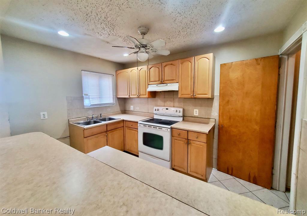 11006 Middlebelt Road Livonia, MI 48150 - Photo 5 of 13