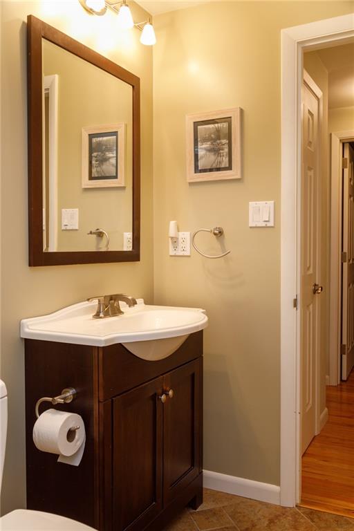 9415 Pannier Road Pittsburgh, PA 15237 - Photo 13 of 25 Updated vanity, mirror and lights