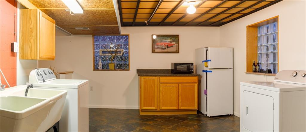 9415 Pannier Road Pittsburgh, PA 15237 - Photo 17 of 25 Large laundry room and additional space