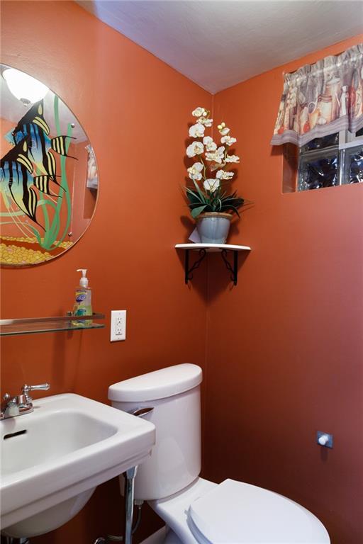 9415 Pannier Road Pittsburgh, PA 15237 - Photo 19 of 25 Bathroom on lower level