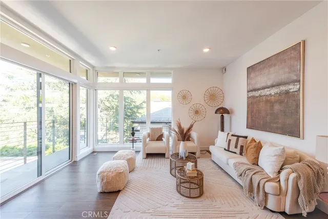 $1,298,000 | 709 East Walnut Street, Unit 420, Pasadena, CA 91101