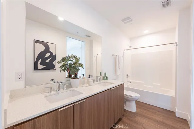 $1,188,000 | 709 East Walnut Street, Unit 420, Pasadena, CA 91101