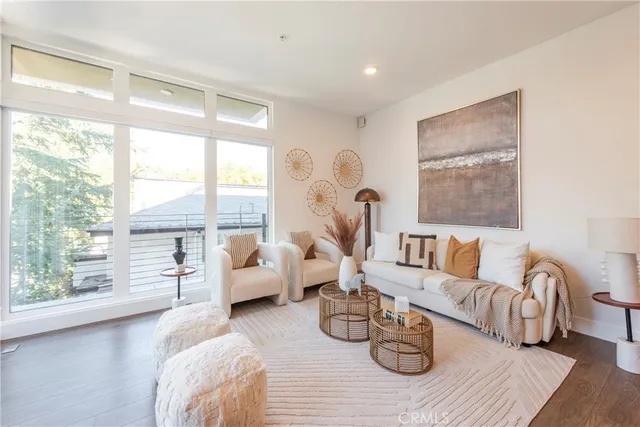 $1,188,000 | 709 East Walnut Street, Unit 420, Pasadena, CA 91101