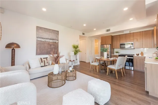 $1,188,000 | 709 East Walnut Street, Unit 420, Pasadena, CA 91101