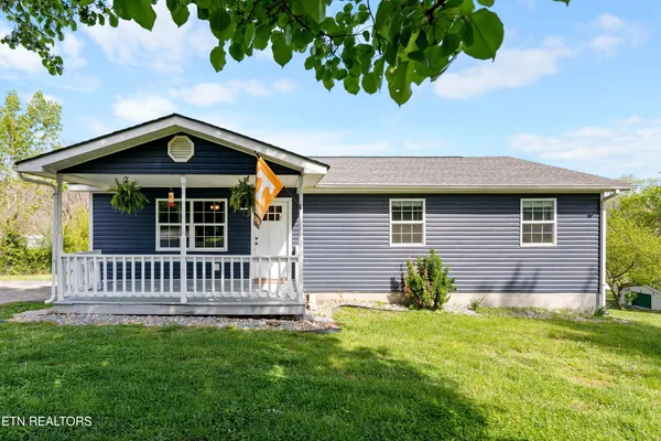 $258,500 | 130 Johnny Baird Lane, Jacksboro, TN 37757