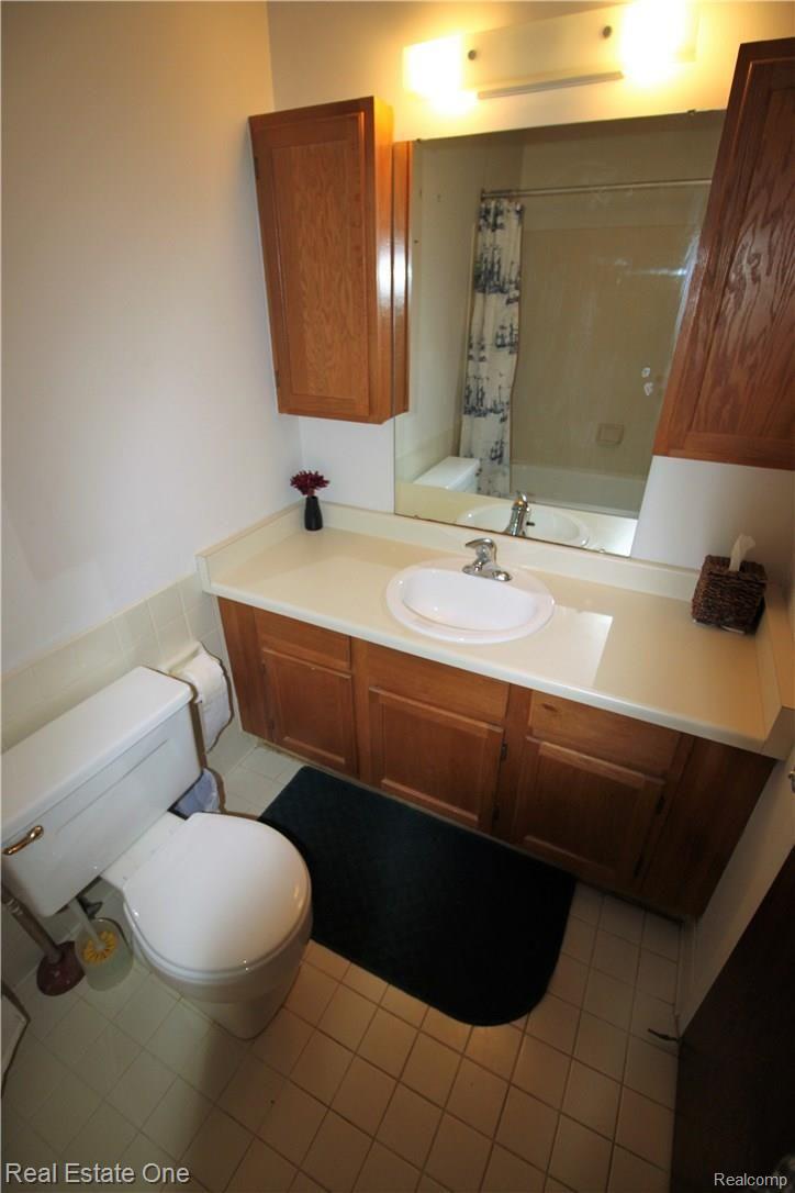 470 Baldwin Avenue Rochester, MI 48307 - Photo 18 of 29 IMG_3535.JPG
