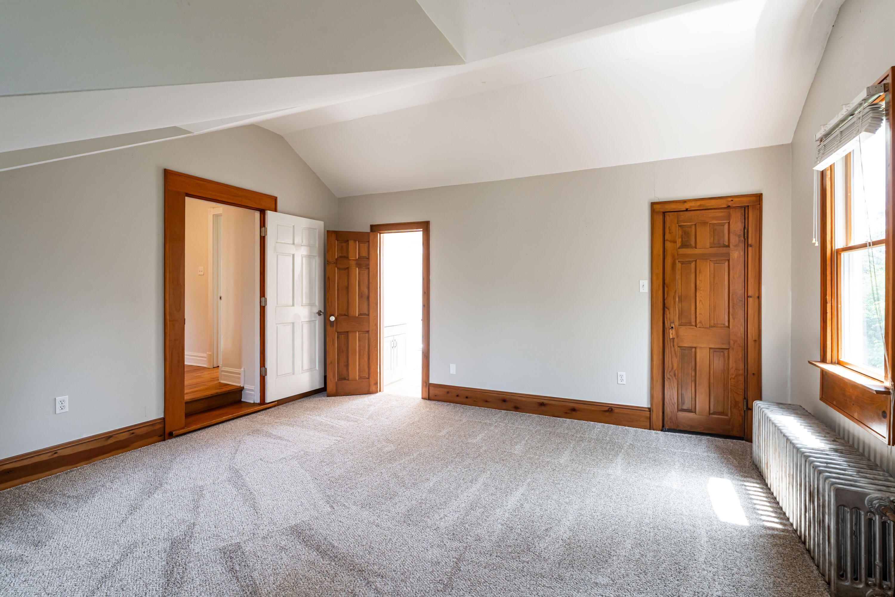 628 North Port Washington Road Grafton, WI 53024 - Photo 21 of 47 Primary Bedroom