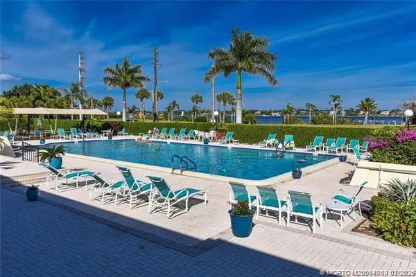a view of a tennis court