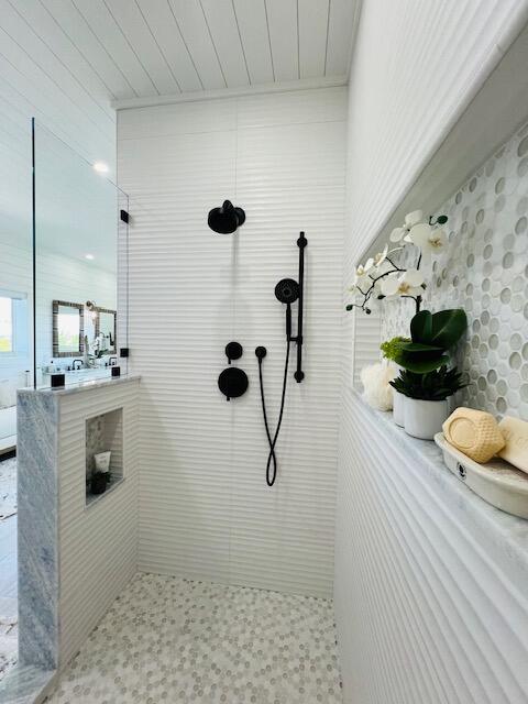 358 Stirrup Key Boulevard Marathon, FL 33050 - Photo 16 of 29 a bathroom with a shower