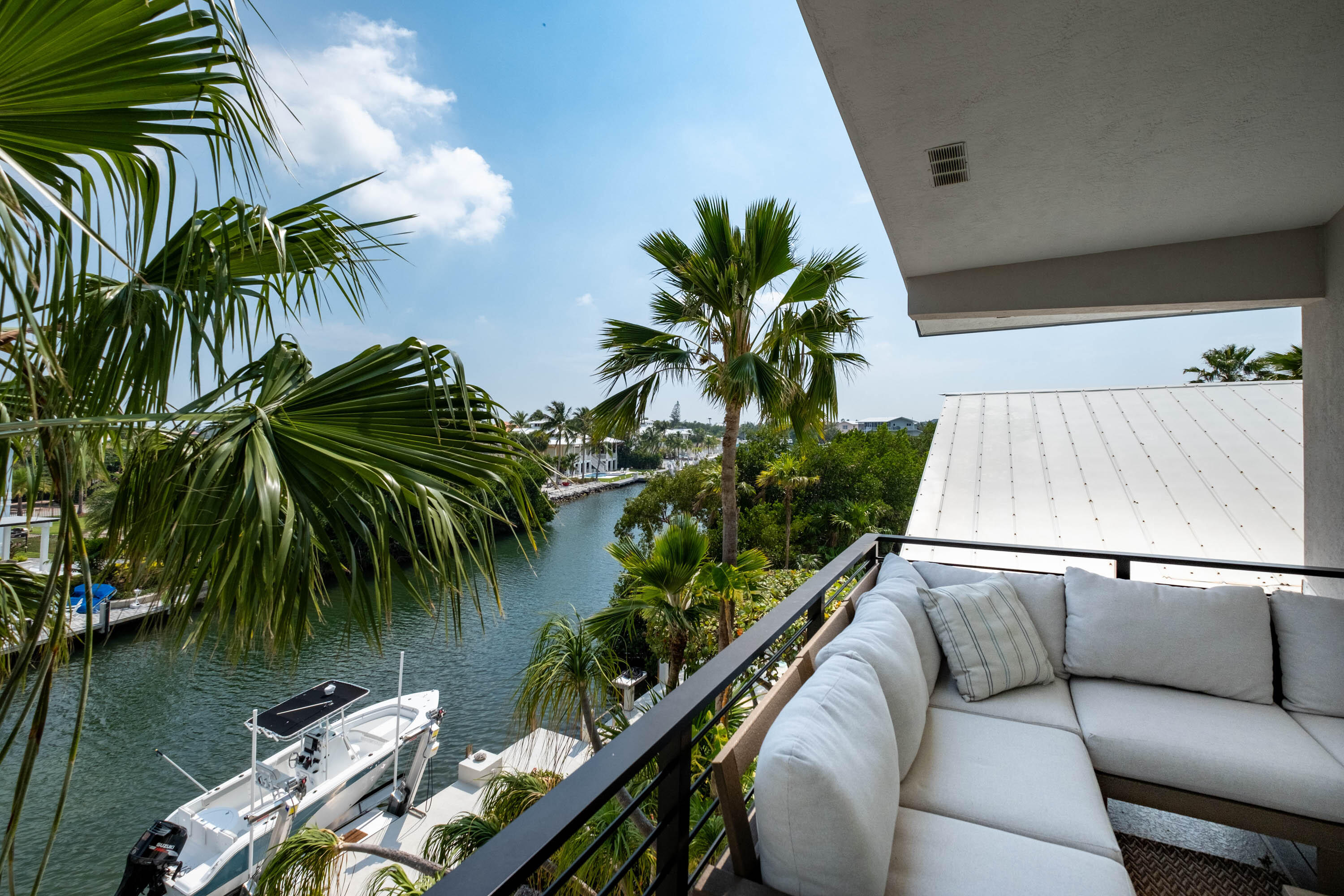 358 Stirrup Key Boulevard Marathon, FL 33050 - Photo 18 of 29 a backyard of a house