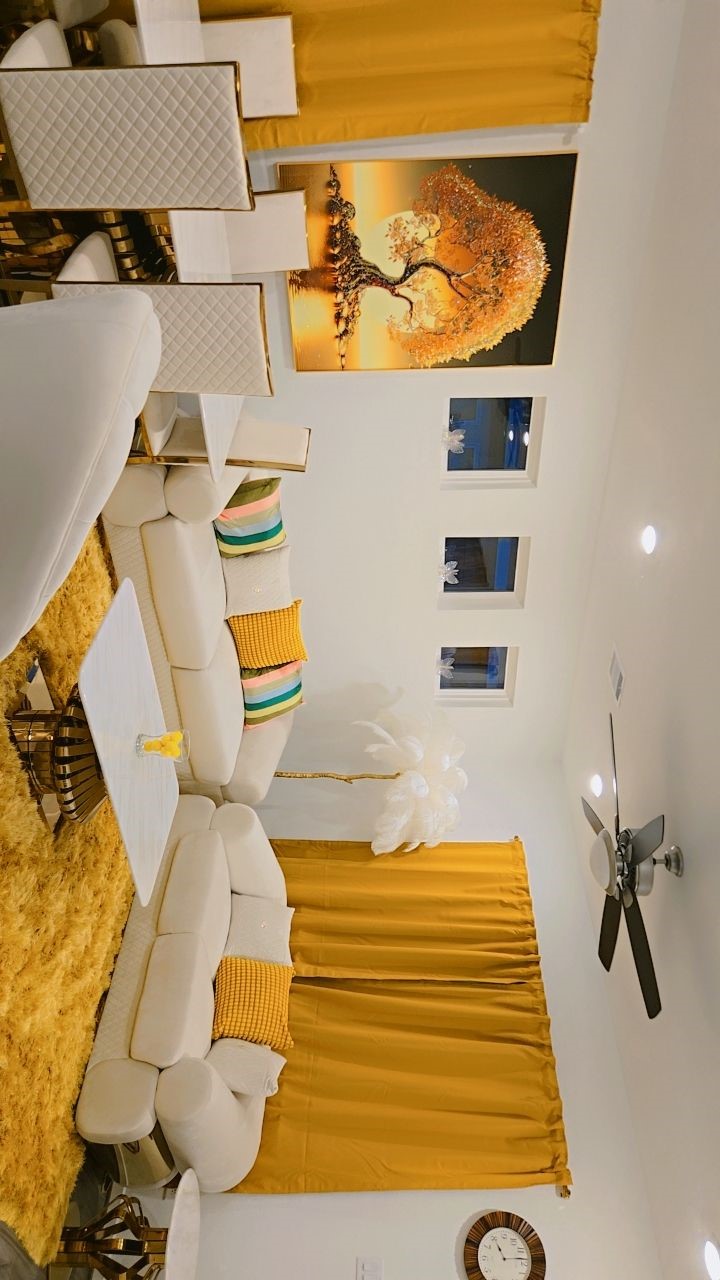 7122 Clearwater Cv Drive Cypress, TX 77433 - Photo 2 of 10 a bathroom with a bathtub and mirror