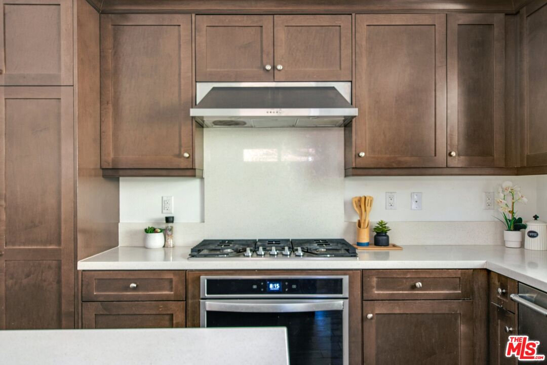 20659 Beech Circle Porter Ranch, CA 91326 - Photo 11 of 70