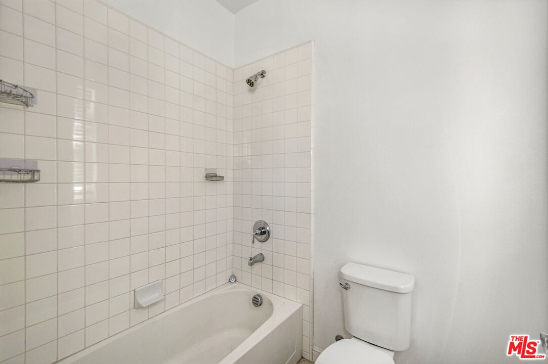 20659 Beech Circle Porter Ranch, CA 91326 - Photo 33 of 70