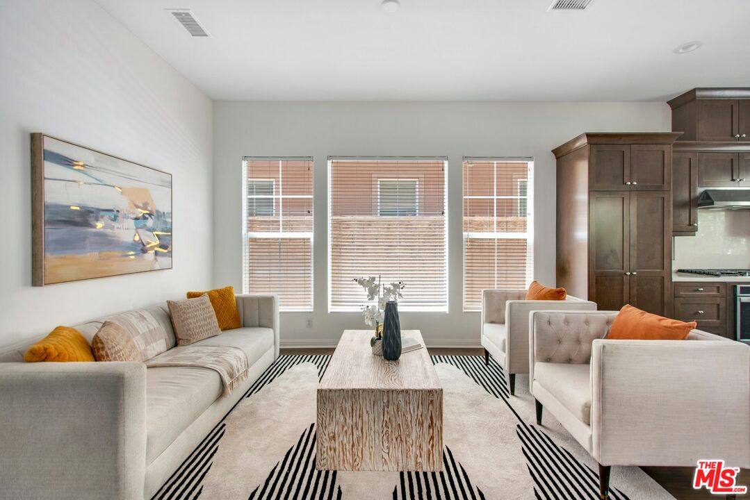 20659 Beech Circle Porter Ranch, CA 91326 - Photo 4 of 70