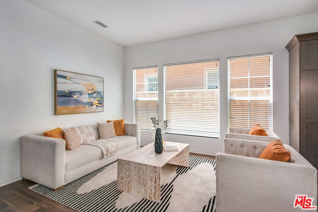 20659 Beech Circle Porter Ranch, CA 91326 - Photo 5 of 70