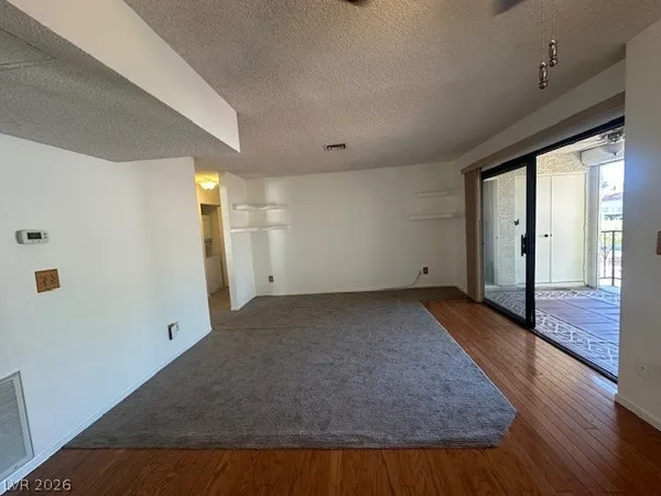 $1,295 | 4812 Nara Vista Way, Unit 204, Las Vegas, NV 89103