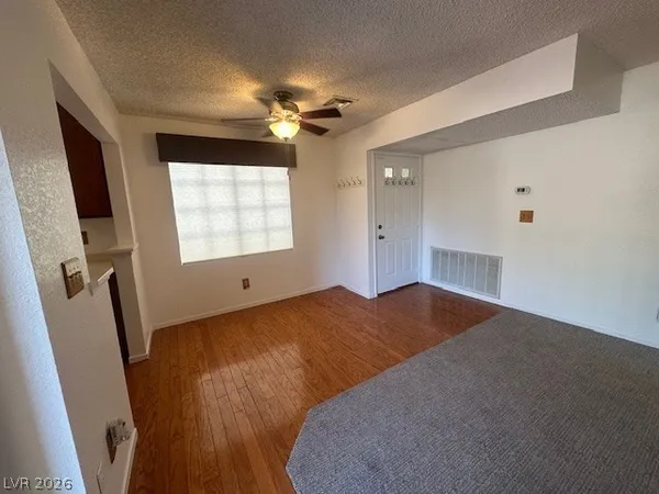 $1,295 | 4812 Nara Vista Way, Unit 204, Las Vegas, NV 89103
