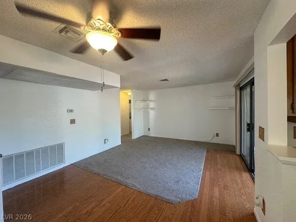 $1,295 | 4812 Nara Vista Way, Unit 204, Las Vegas, NV 89103