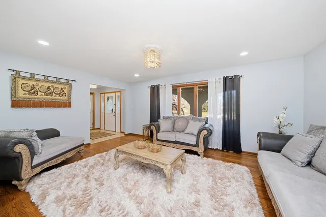 $541,900 | 7435 West 157th Street, Orland Park, IL 60462