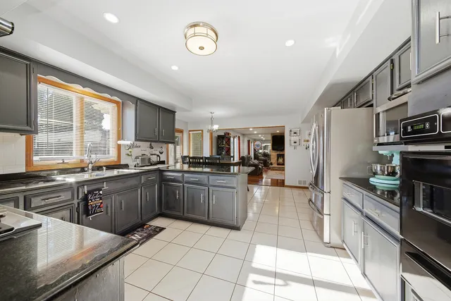 $541,900 | 7435 West 157th Street, Orland Park, IL 60462