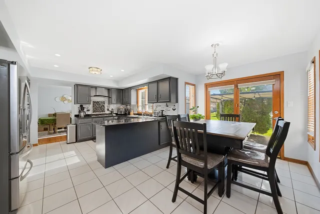 $541,900 | 7435 West 157th Street, Orland Park, IL 60462