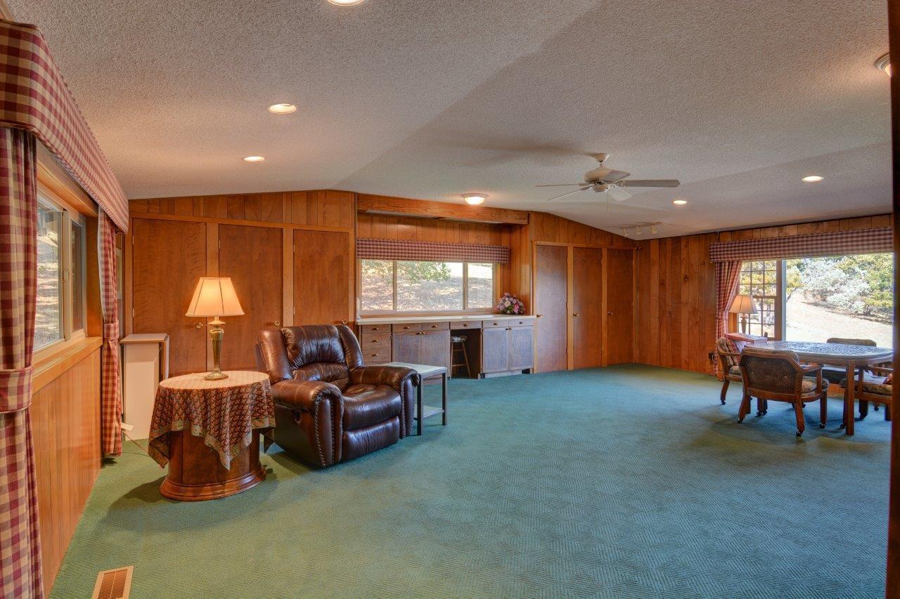 4340 Independence School Road Medford, OR 97501 - Photo 12 of 35 Additional Photo