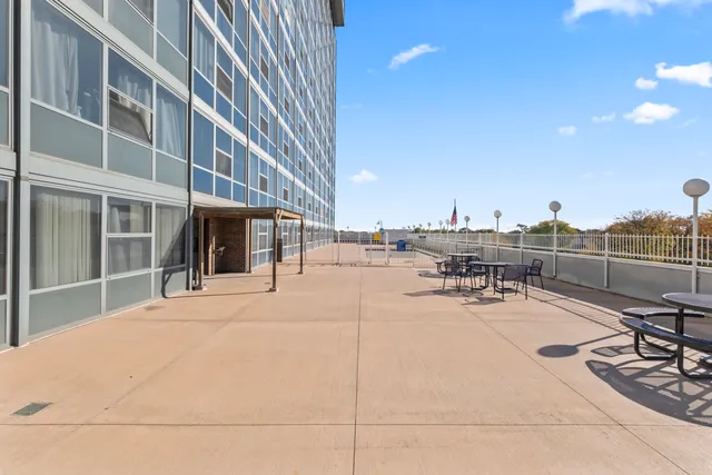 $269,000 | 7234 West North Avenue, Unit 1802, Elmwood Park, IL 60707