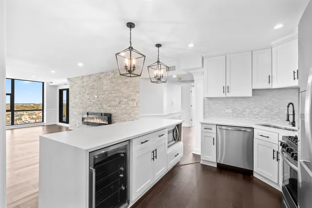 $269,000 | 7234 West North Avenue, Unit 1802, Elmwood Park, IL 60707