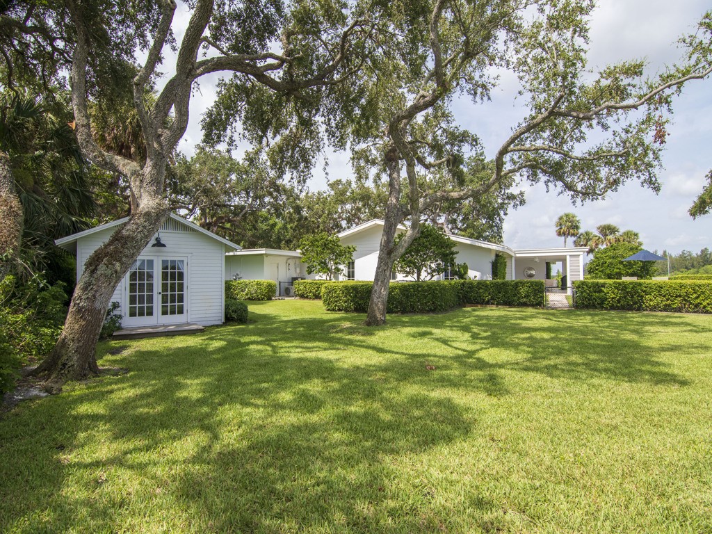 215 Live Oak Road Vero Beach, FL 32963 - Photo 34 of 36 Gallery Image 34