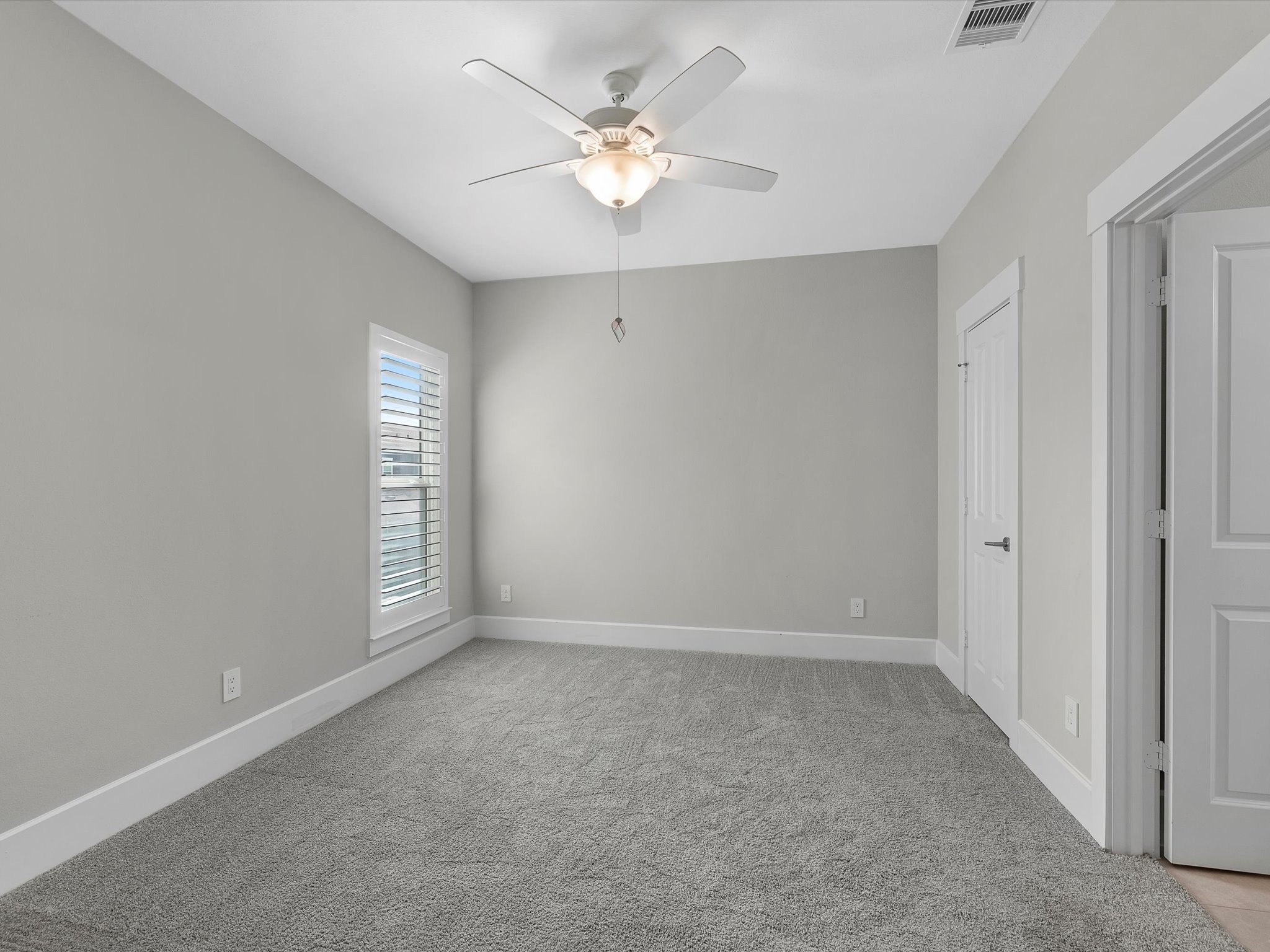 15 Black Dog Lane Spring, TX 77389 - Photo 20 of 32 a view of an empty room with a window